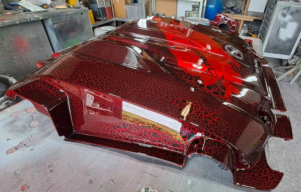 Lava Cracks Paint – Volcanic Crackle Effect for Custom Surfaces